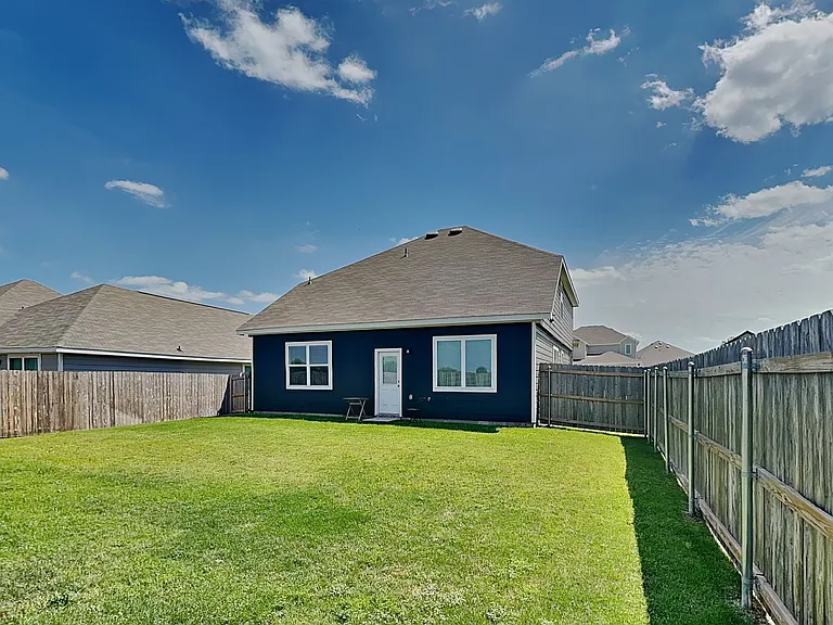 2436 Dahlia Dr — Photo 18