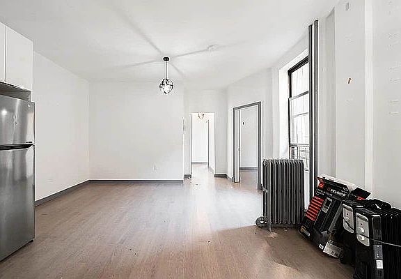 3rd image of 2555 Church Ave #3B
