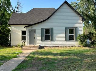 409 W Grand Ave, Tonkawa, OK 74653
