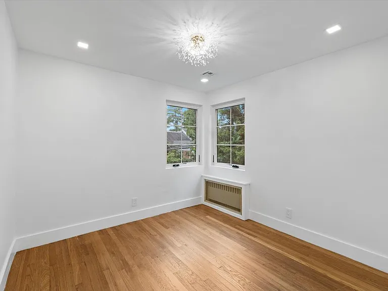 115 Old Mill Rd — Photo 23