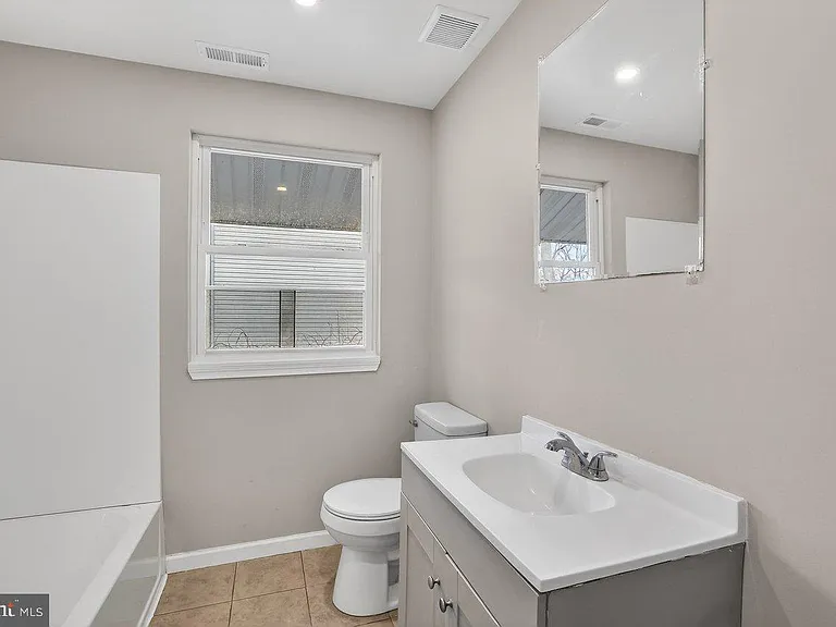 1102 Evergreen Blvd — Photo 12