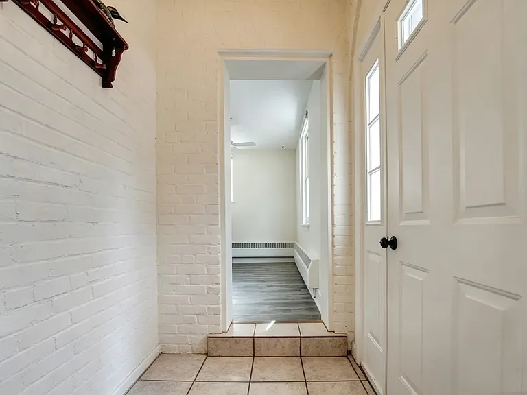 23 Auman St — Photo 13