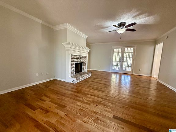 3rd image of 6425 Woodberry Ln