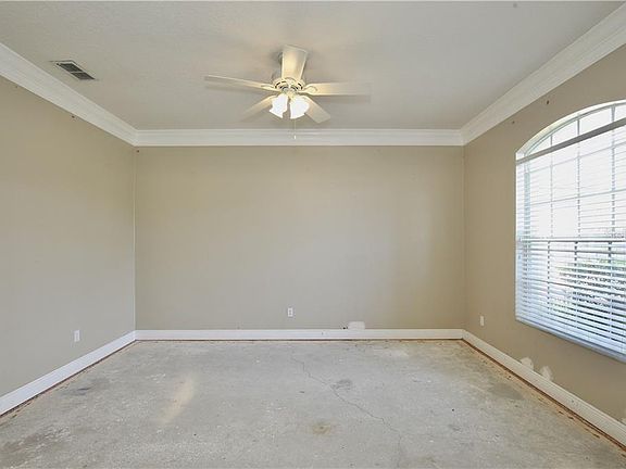 4th image of 18074 Thornhill Grand Cir