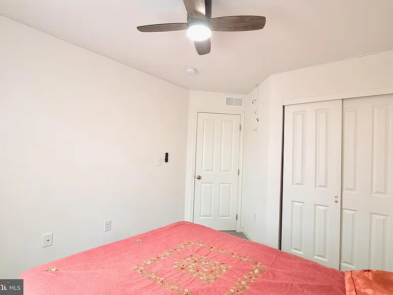 633 Keswick Ct — Photo 53