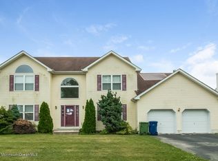 201 Fairway Ln, Neptune, NJ 07753
