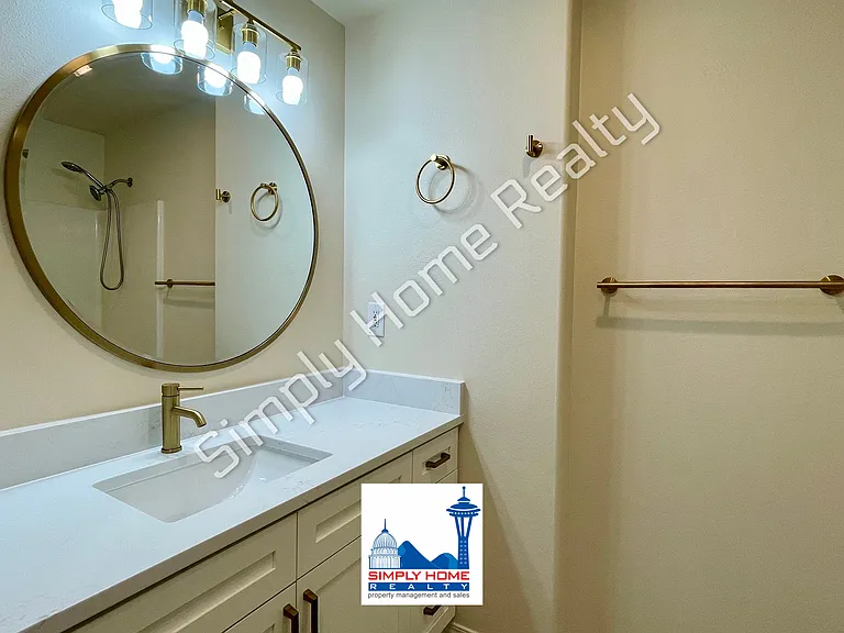 9041 Steilacoom Rd SE #B — Photo 12