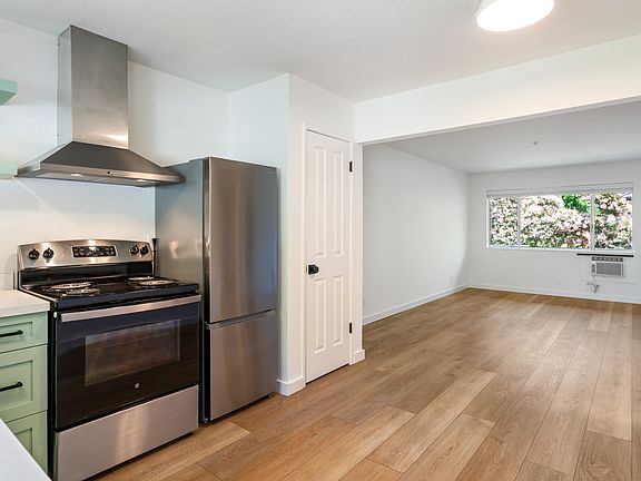 4th image of 426 North St #1-16