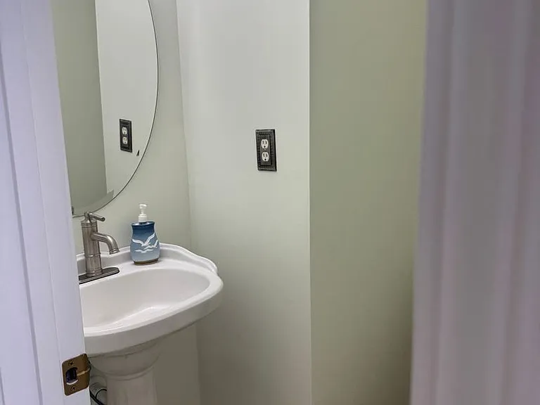 136 Madelia Pl — Photo 31