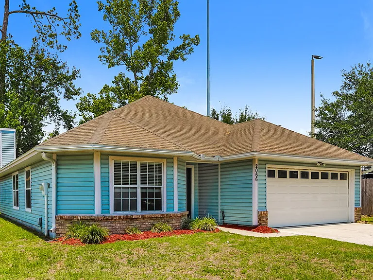 2066 Tanager Dr — Photo 3