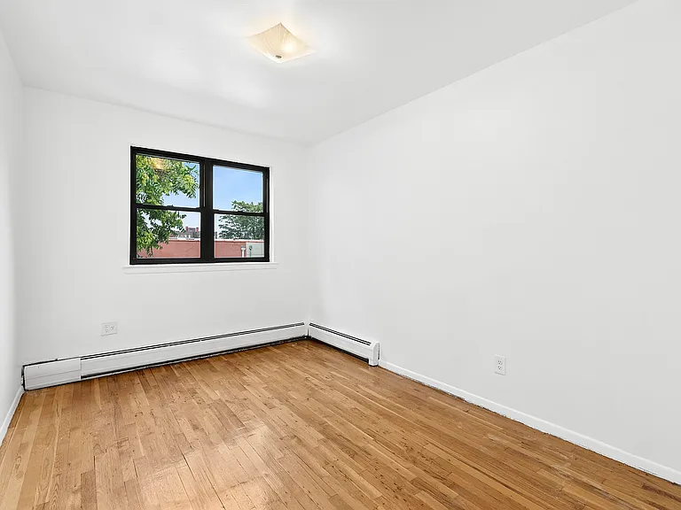 31-31 42nd St #3 — Photo 3