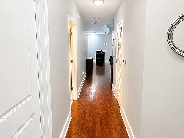 400 W Peachtree St NW — Photo 3