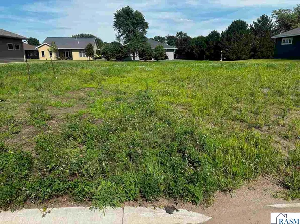 1631 Windsor Ln, Saint Peter, MN 56082