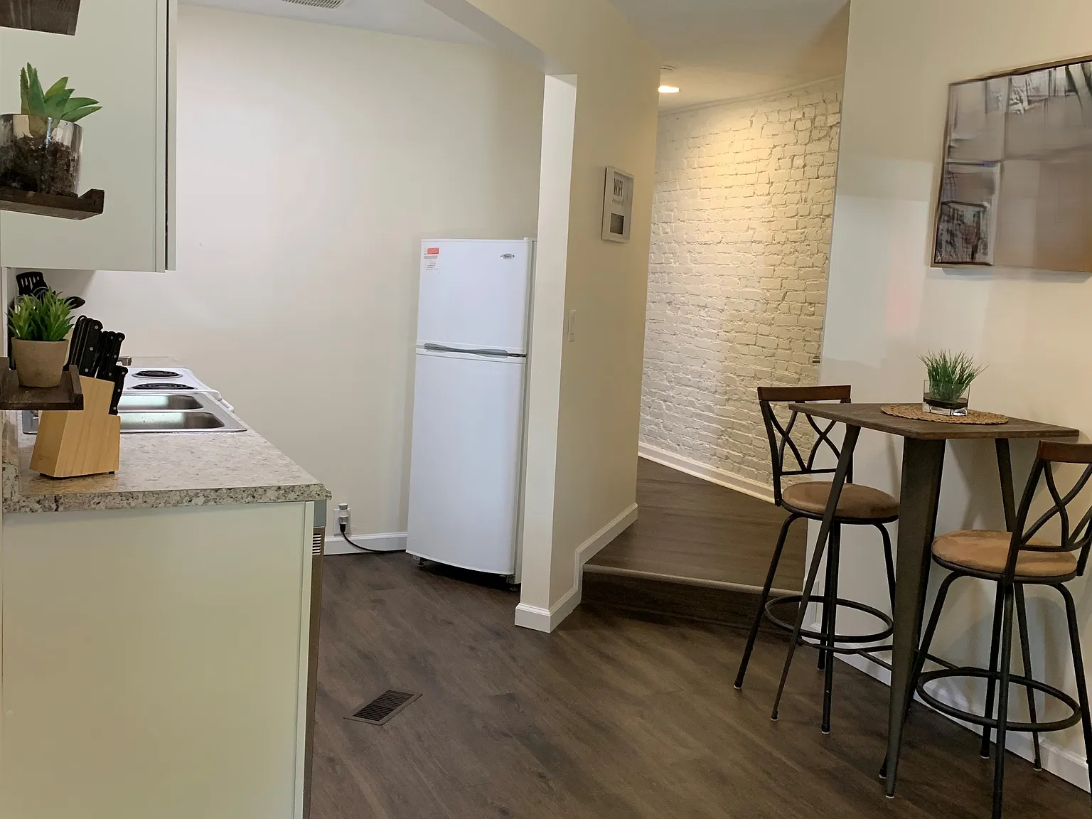 1 bed, 805 sqft, $1,200 — Photo 4