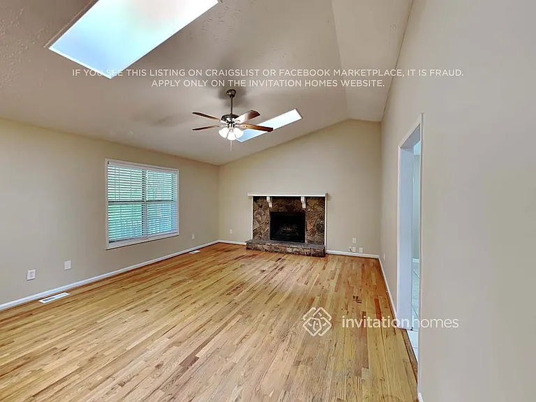 264 Park Ave E — Photo 4