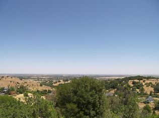 7010 Jenny Ln, Vacaville, CA 95688