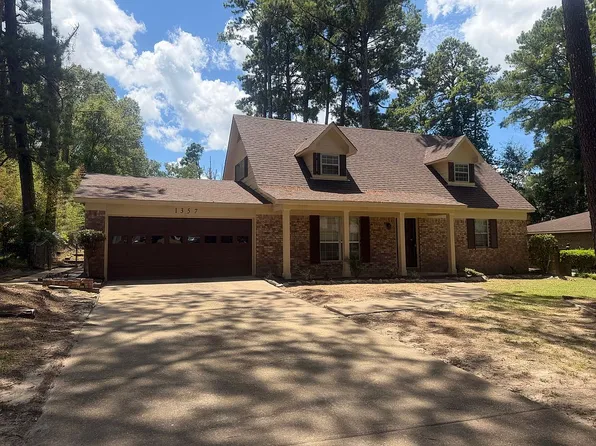1357 Canterbury Ln, Jackson, MS 39212