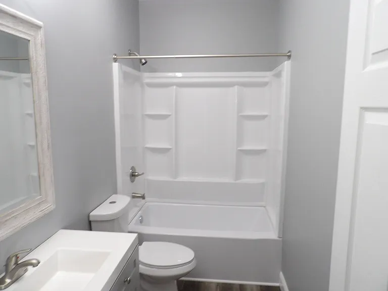 240 E Court St — Photo 19