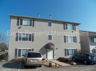 981 Emmons St, Hiawatha, IA 52233