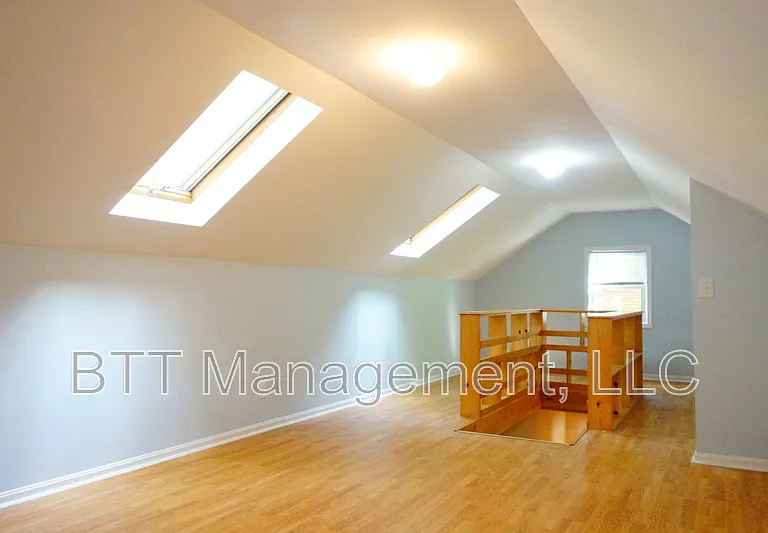8405 Greenwood Ave #2 — Photo 1