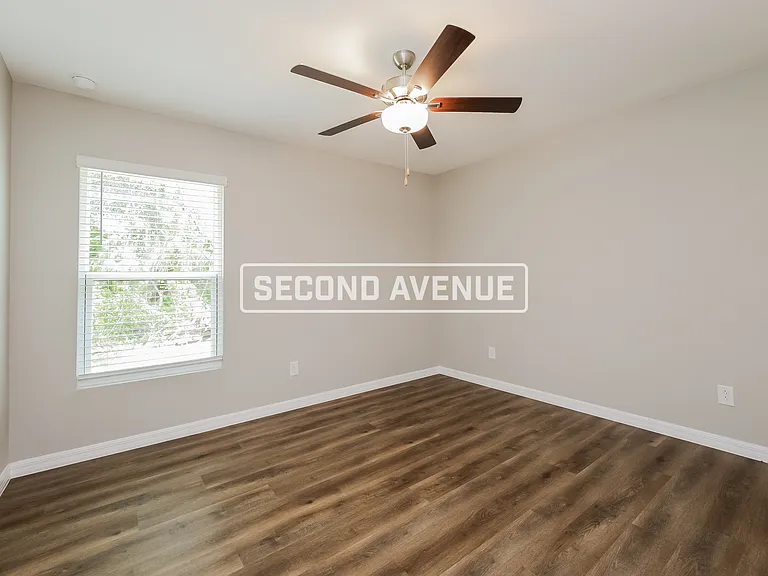 2105 NW 22nd Ave — Photo 9