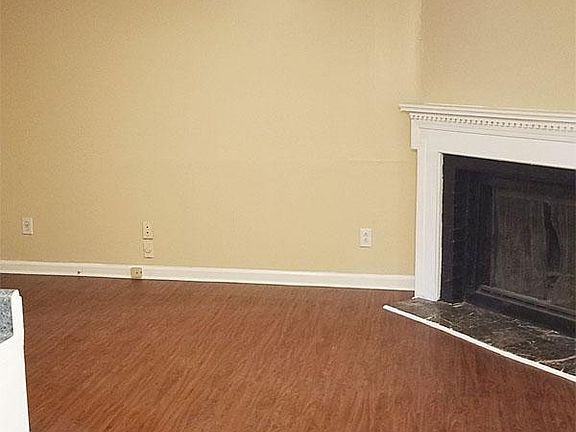 3rd image of 937 Carla Pl