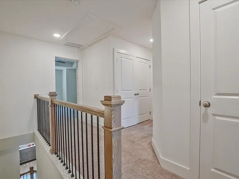 1809 Edgehill Dr — Photo 12