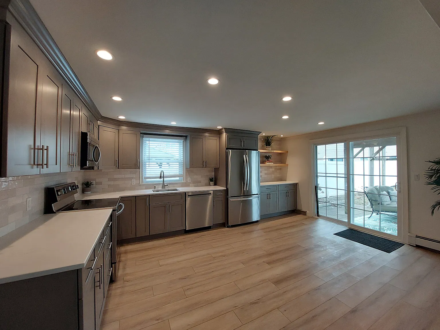 563 Long Beach Rd — Photo 1