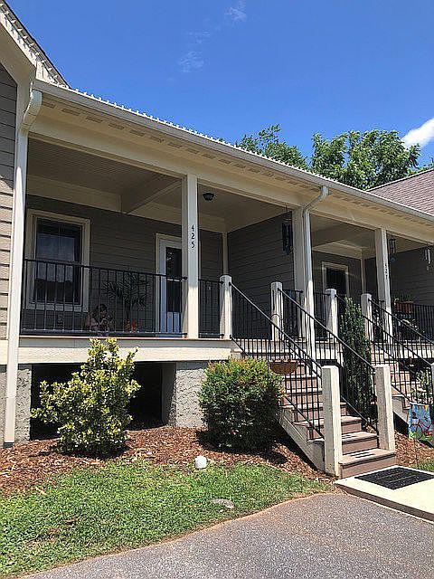 1st image of 425 Kerlee Heights Rd