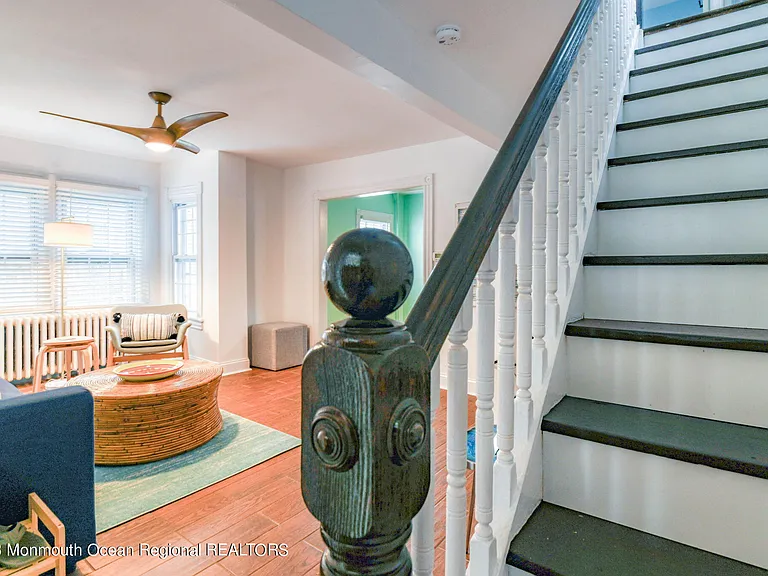 819 Dunlewy St — Photo 9