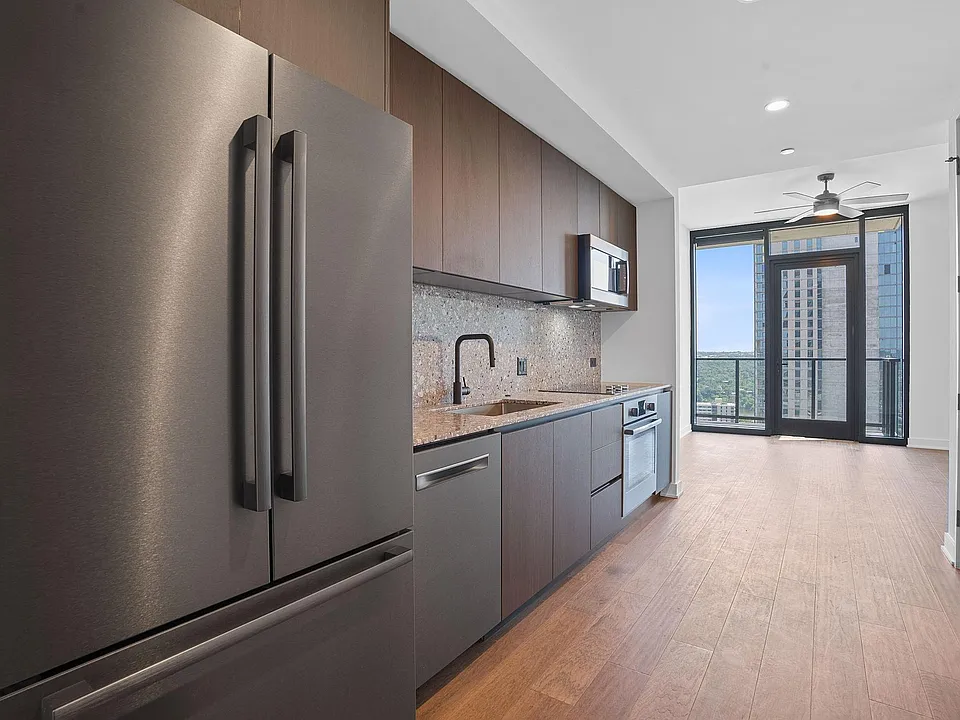 84 East Ave #2708