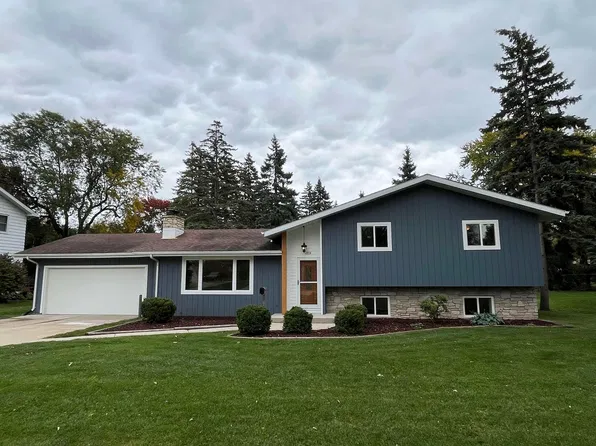 1914 Fairview St, Oshkosh, WI 54901