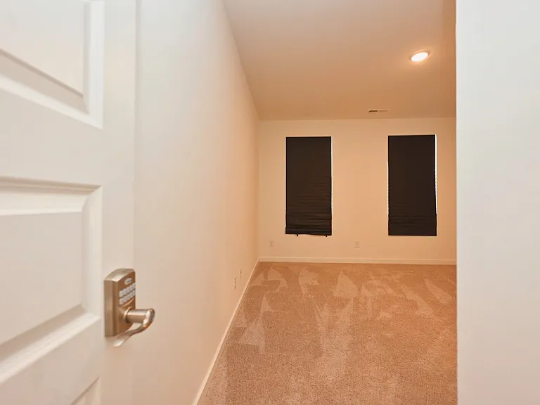 7187 Sutton Dr — Photo 18