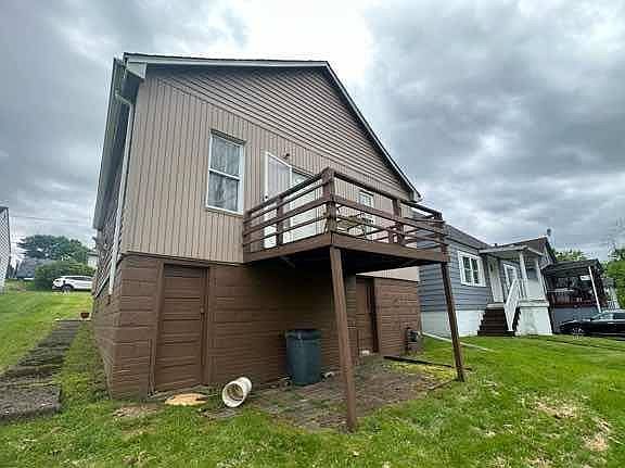 3rd image of 144 Peak St