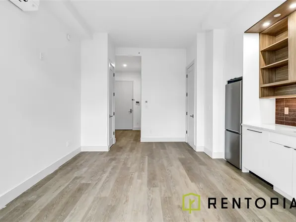 74 North First Street image 2 of 11