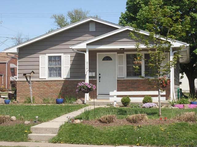 1st image of 216 N Vine St