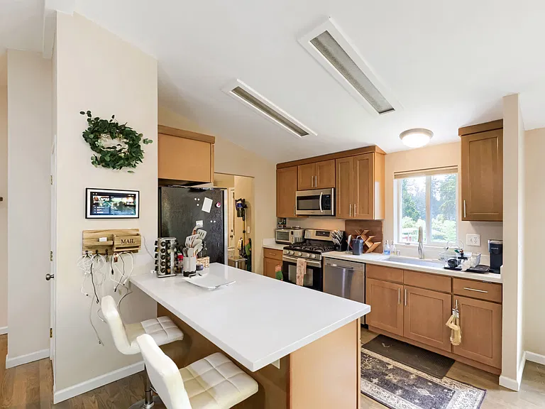 23332 E Echo Lake Rd — Photo 10