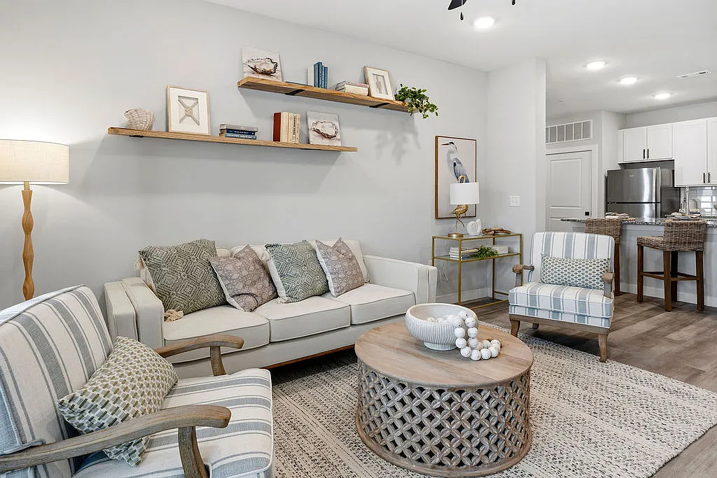 Zephyr Apartments — Photo 4