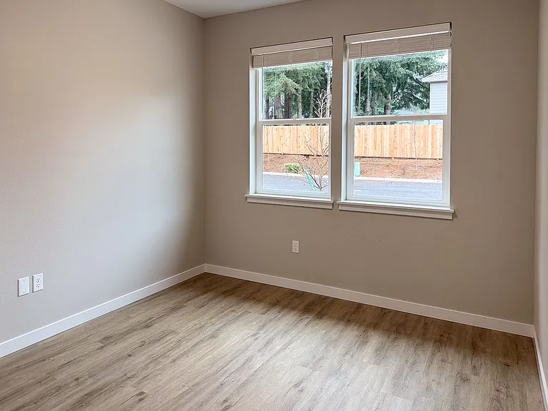 5534-5564 Skyline Rd S — Photo 143