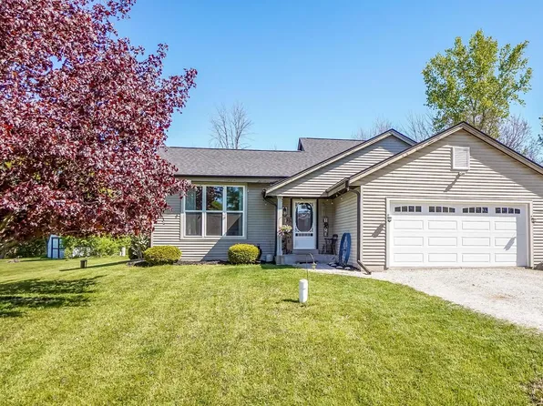 W2408 Julianne STREET, Oconomowoc, WI 53066