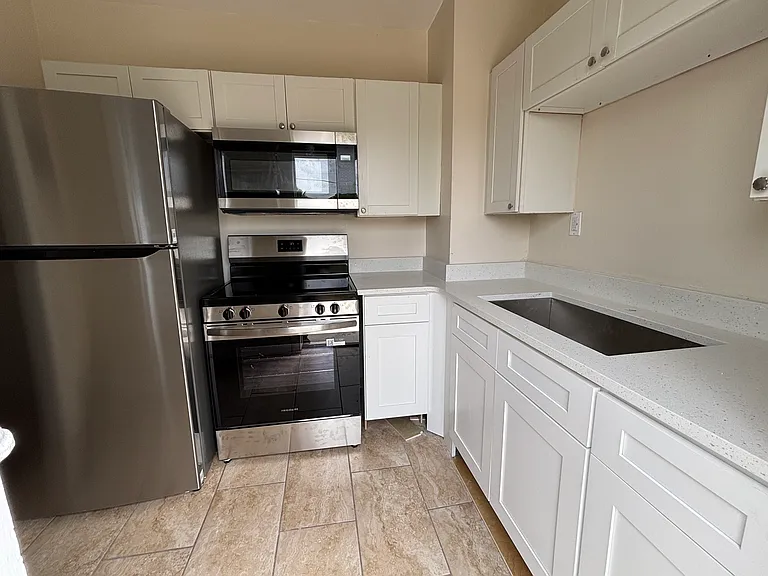 636 Fairway Ave — Photo 3