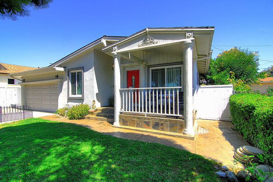 1st image of 3273 Strathmore Dr