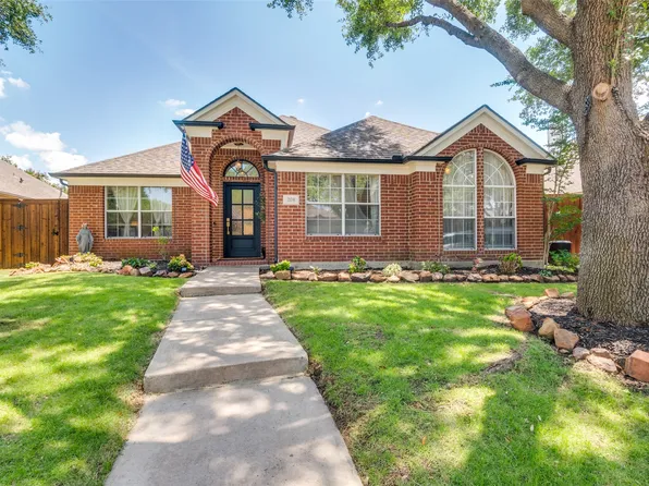 208 Touchdown Dr, Irving, TX 75063