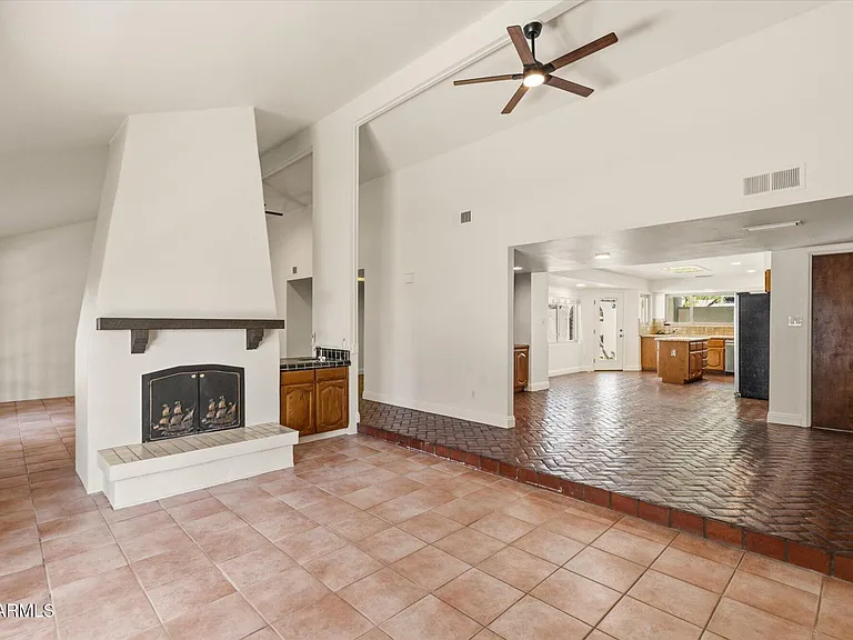 1756 W Echo Ln — Photo 10