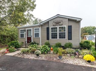 25 Chestnut Ct E, Harleysville, PA 19438