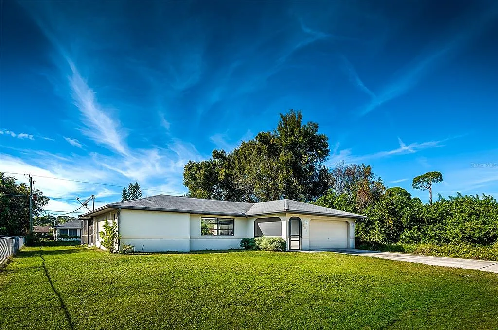 3 bed, 2.0 bath, 1695 sqft, $1,850 — Photo 1