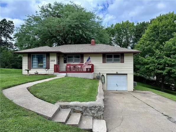 1919 Manchester Rd, Saint Joseph, MO 64505