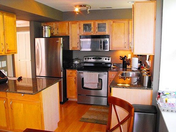 2nd image of 5360 Pershing Ave APT 1C