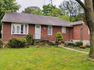 829 Stones Crossing Rd, Easton, PA 18045