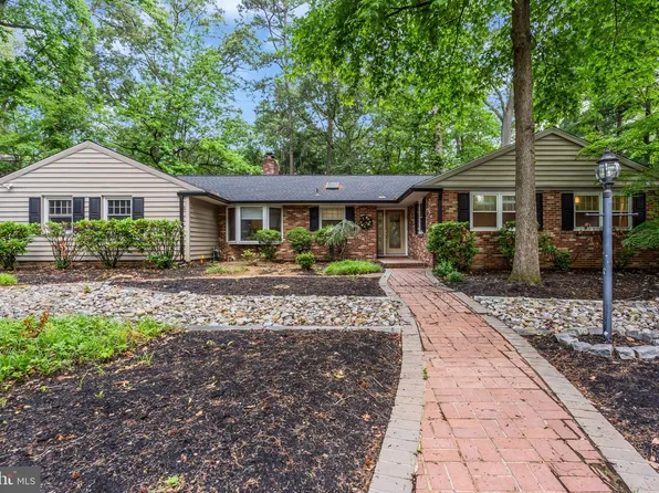 12 Indian King Dr, Cherry Hill, NJ 08003